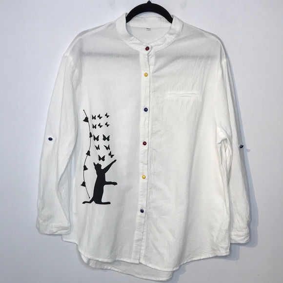 Tops - Cat print white colorful buttons down shirt